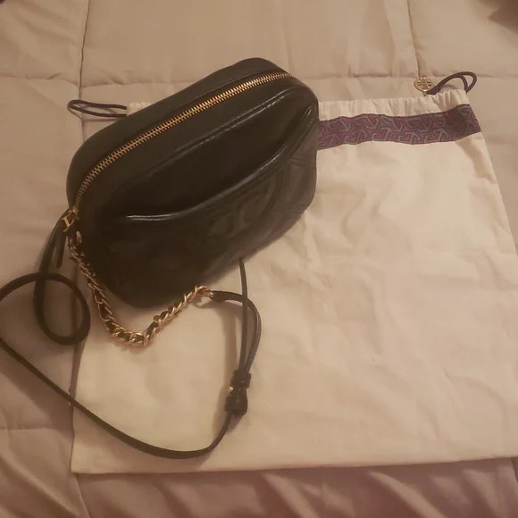 Tory Burch Fleming Soft Camera Bag - Picture 12 of 13